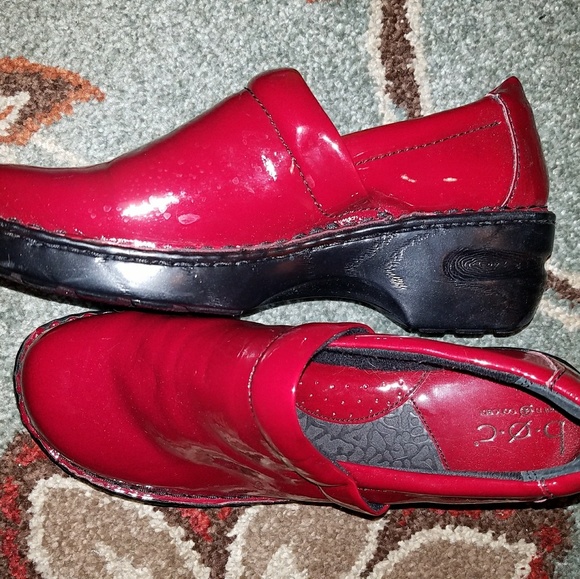 boc red shoes